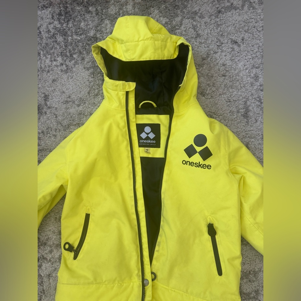Oneskee Kids Neon Yellow One Piece Snow Suit Ski Suit Size 7-8 Waterproof - Picture 2 of 12